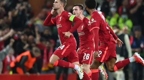 Jordan Henderson puso el tercero de Liverpool