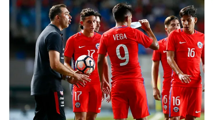 Hernán Caputto inicia su tercer proceso de la selección chilena en categoría Sub 17, que le permitió clasificar a dos Mundiales juveniles con la Rojita