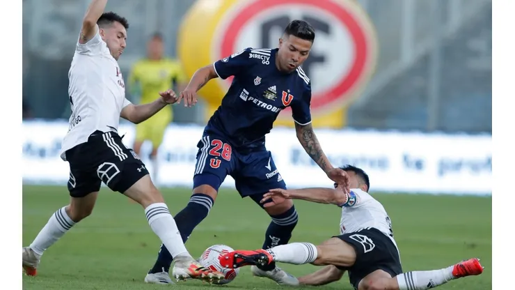 Universidad de Chile recibe a Colo Colo en duelo clave en la lucha por el título