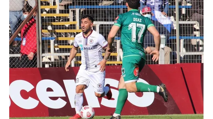 Johan Fuentes mandó el centro para que Diego Urquieta anotara el único tanto para el triunfo de Deportes Santa Cruz en la Primera B | Foto: Deportes Santa Cruz