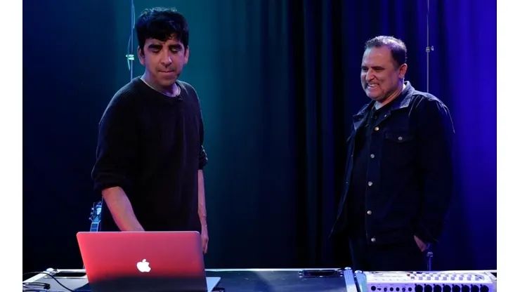 Pedro Piedra junto a Julio Osses en Estado Musical, de La Red.