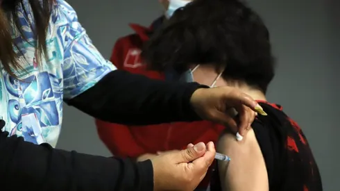 Ayer lunes comenzaron las inoculaciones para menores de edad entre 6 y 11 años.