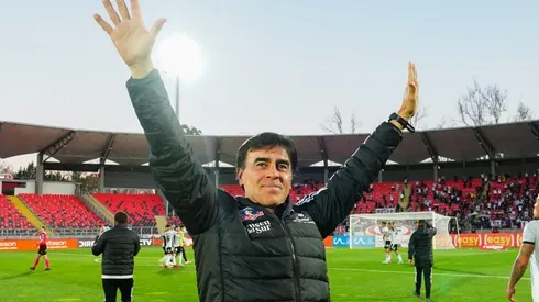 Gustavo Quinteros se proyecta en Colo Colo. Su contrato termina en diciembre y la clasificación a la Copa Libertadores más los refuerzos para esa instancia, de darse, serán fundamentales.