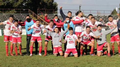 Valdivia corta la mala racha y vuelve a la victoria en Segunda División.