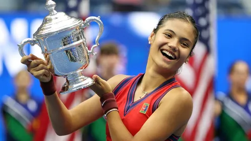 Con tan solo 18 años la británica Emma Raducanu levantó su primer título en su carrera en el US Open.