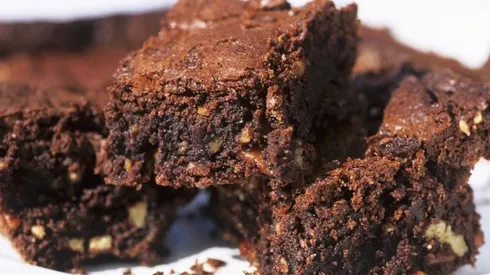Conoce los ingredientes y cómo preparar un brownie.