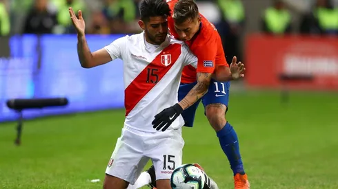 Carlos Zambrano sufre grave corte en su cara pero estará ante Chile