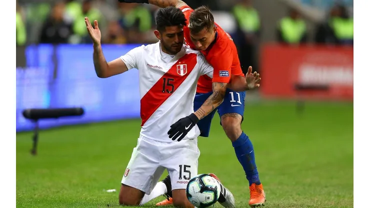 Carlos Zambrano sufre grave corte en su cara pero estará ante Chile