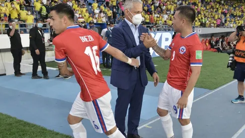 Rueda fue saludado por los jugadores de la Roja