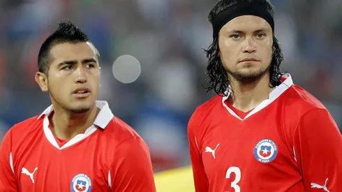 Waldo Ponce junto a Arturo Vidal en la selección chilena