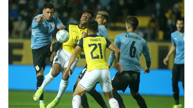 Uruguay lo ganó "a la uruguaya" ante Ecuador