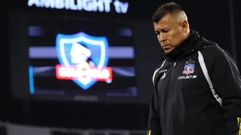 Jorge Almirón está preocupado por el largo viaje.