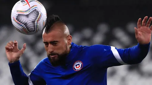 Pollo Véliz feliz con Arturo Vidal de falso 9 ante Colombia