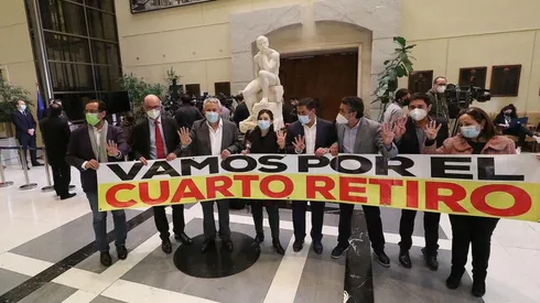 Diputados celebran aprobación en general del cuarto retiro
