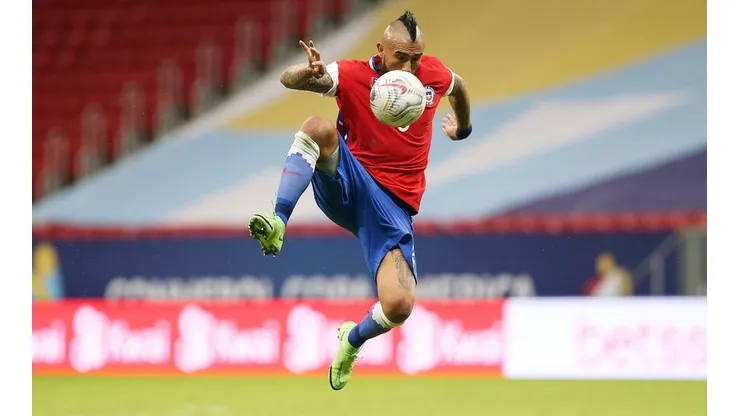 Vidal asoma como delantero