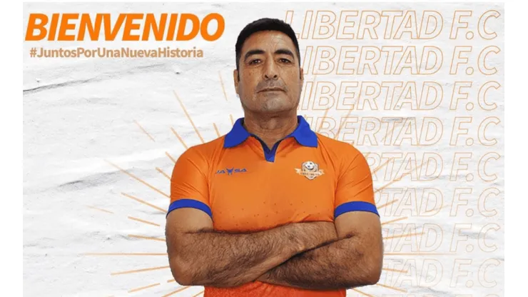 Nelson Tapia presentado como DT del Libertad FC de Ecuador.