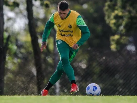 Nico Castillo citado para enfrentar al Corinthians