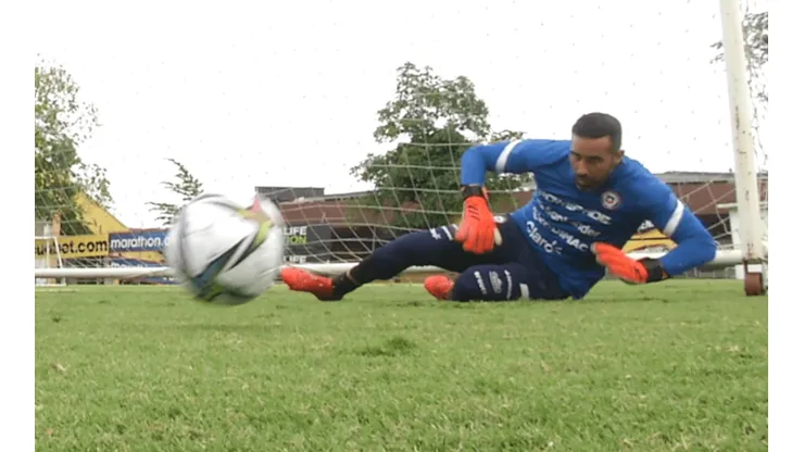 Claudio Bravo y Chile entrenan en Guayaquil pensando en Colombia.