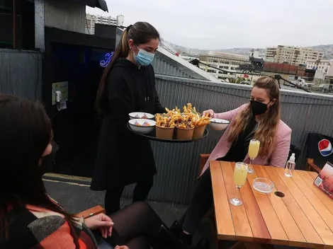 ¿Qué puedo hacer en fase 4 y cuál es el aforo del comercio?