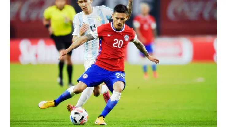 Charles Aránguiz es una de las incógnitas para el duelo entre Colombia y Chile este jueves en Barranquilla