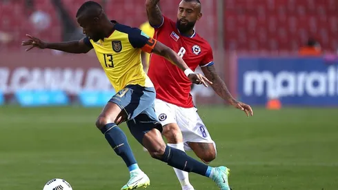 Arturo Vidal deja atrás el empate contra Ecuador y ya piensa den Colombia.