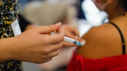 La vacunación de esta semana está orientada a un gran contingente de terceras dosis.