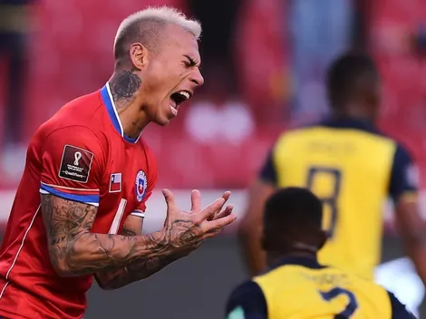 Fabián Estay le reclama a Lasarte por los cambios