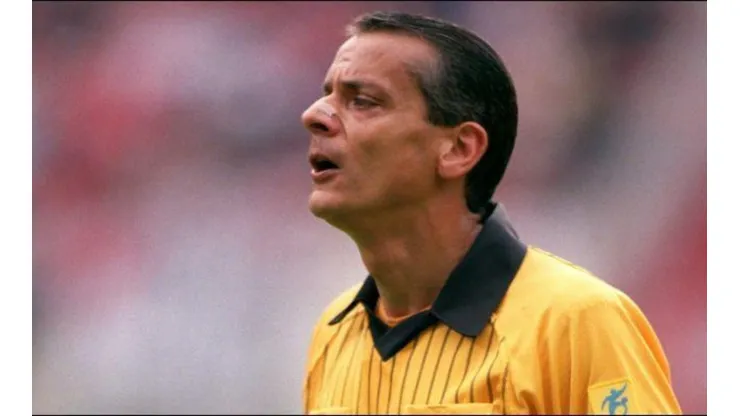 El ex árbitro Javier Castrilli siempre utiliza sus redes sociales para opinar de la actualidad del fútbol.