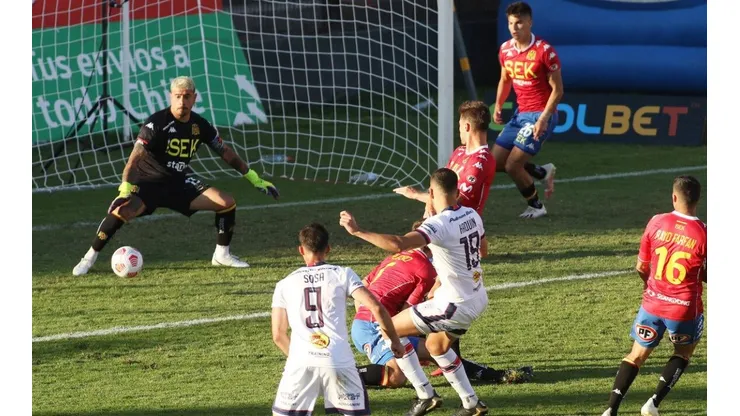 En el partido de la primera rueda, Melipilla sorprendió a Unión en Santa Laura y venció a los hispanos por dos tantos a cero.