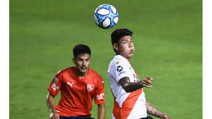 River Plate e Independiente disputan un duelo clave en la lucha por el título.