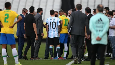 Papelón en el Brasil – Argentina, que quedó suspendido