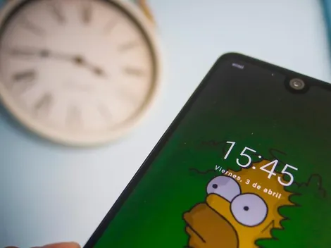 ¿Cómo cambiar la hora en Android o iPhone?