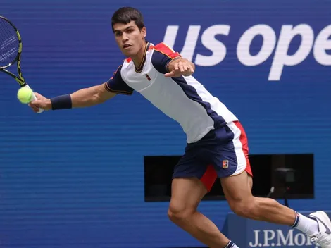 Alcaraz da el golpe y vence a Tsitsipas en el US Open