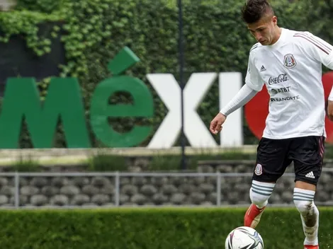 Ben Galdames posa orgulloso en la selección mexicana