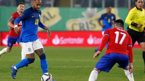 Neymar se mostró un poco pasado de peso ante Chile.