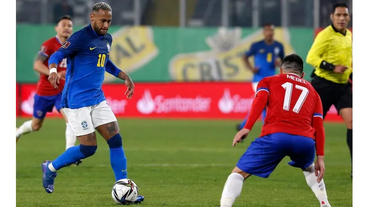 Neymar se mostró un poco pasado de peso ante Chile.