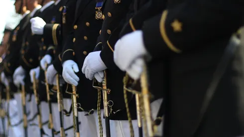 Homofobia en La Marina: Armada es denunciada por publicación de Almirante (r) en la Revista Naval