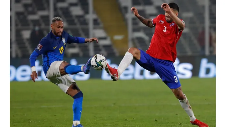 Neymar salió a defender su criticado estado físico tras la victoria ante Chile.