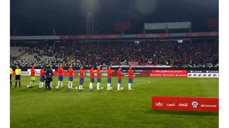 El público volvió al estadio para alentar a la selección chilena.
