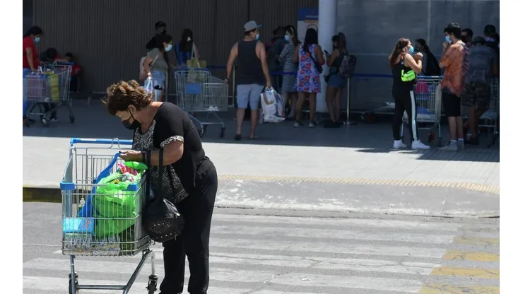 ¿A qué hora cierra los supermercados?