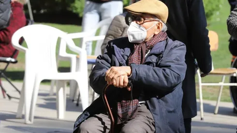 Generalmente, los adultos mayores son beneficiarios de este bono.