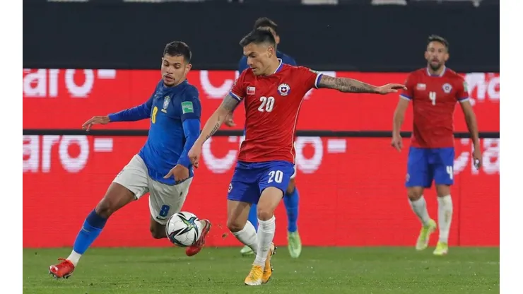 Aránguiz no pudo terminar el partido