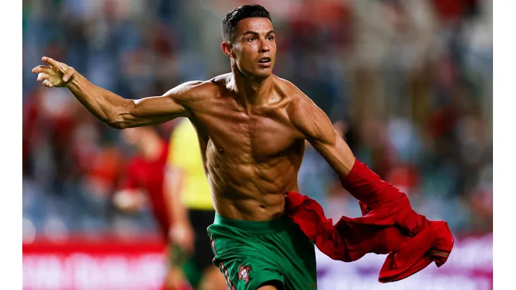 Cristiano anotó los goles del agónico triunfo de Portugal y rompió un nuevo récord en su carrera