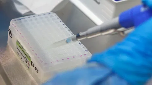 Posible brote de variante Delta deja 48 contactos estrechos en colegio del Biobío