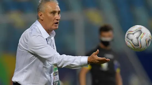 Tite se quejó por el bloqueo