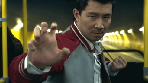 Simu Liu tuvo que someterse a un exhaustivo entrenamiento para protagoniza Shang-Chi y la Leyenda de los Diez Anillos.