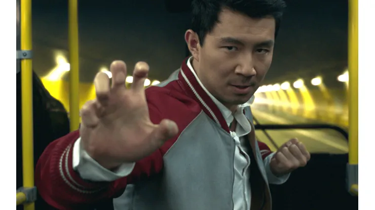 Simu Liu tuvo que someterse a un exhaustivo entrenamiento para protagoniza Shang-Chi y la Leyenda de los Diez Anillos.