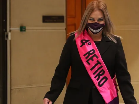 Jiles acusa "cocina política" por cuarto retiro