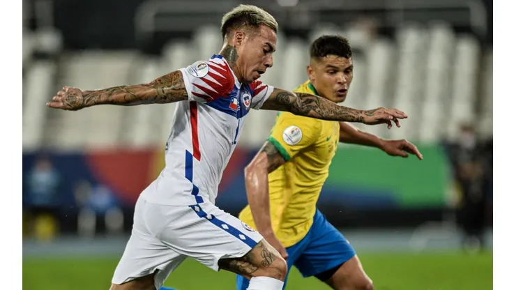 Eduardo Vargas frente a Brasil en la Copa América 2021