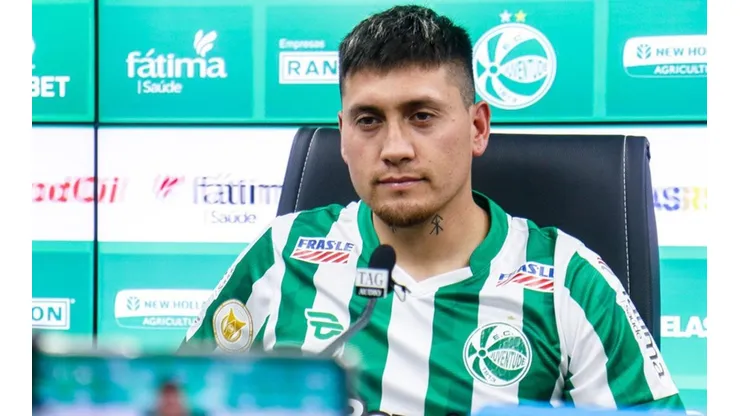 Nico Castillo en conferencia con el Juventude